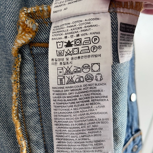 Levi's Light Wash Denim Jacket - Picture 5 of 7